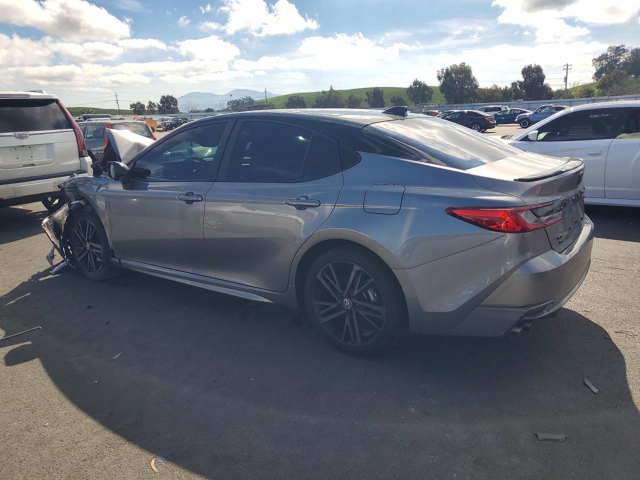 2025 TOYOTA CAMRY XSE photo 3