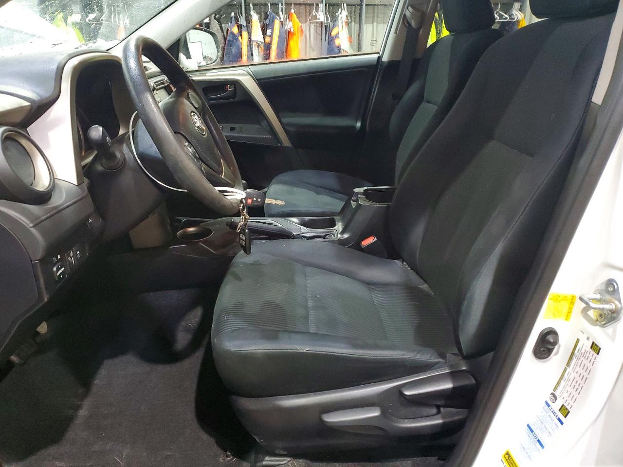 2015 TOYOTA RAV4 LE photo 19