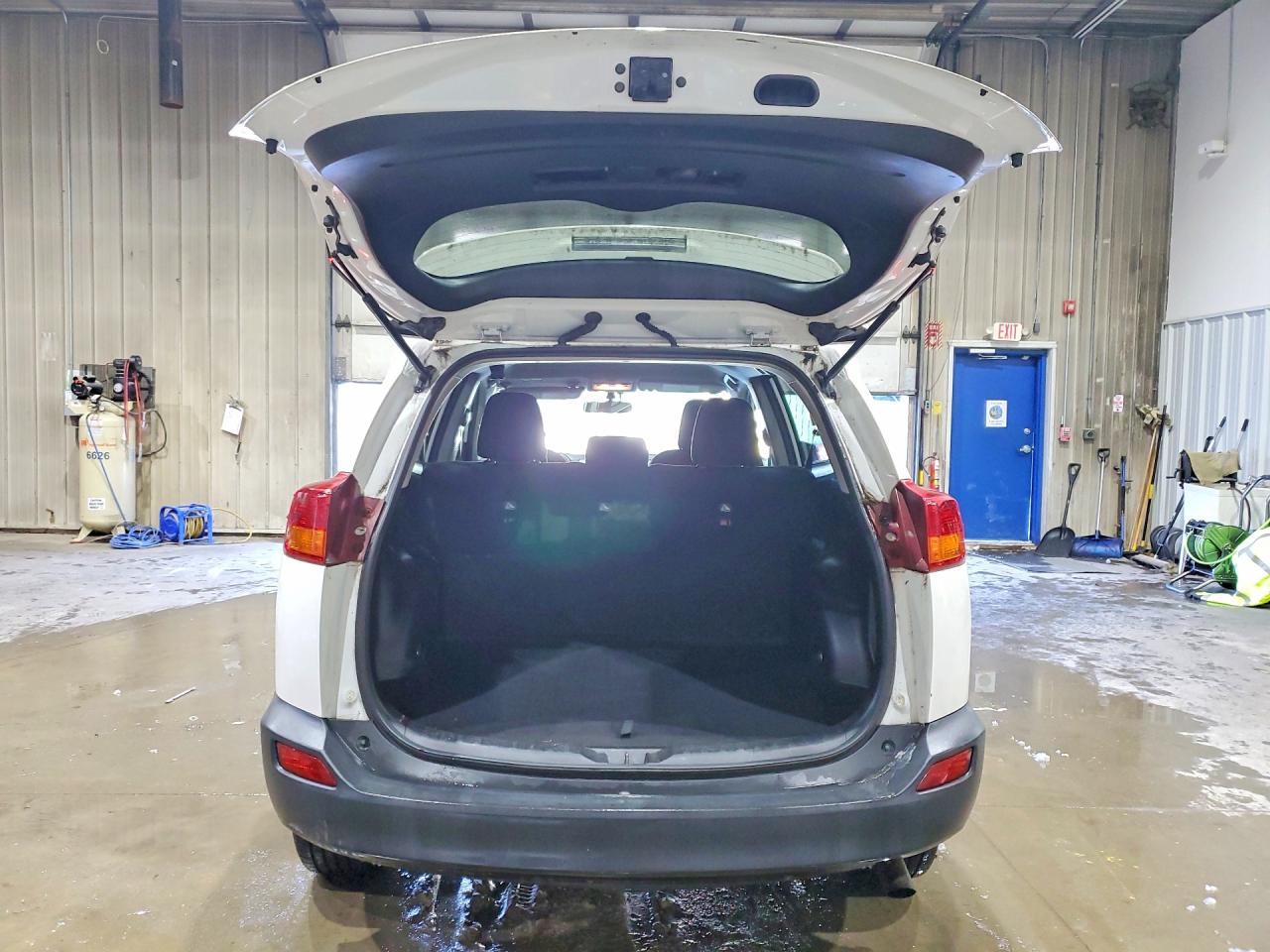 2015 TOYOTA RAV4 LE photo 16