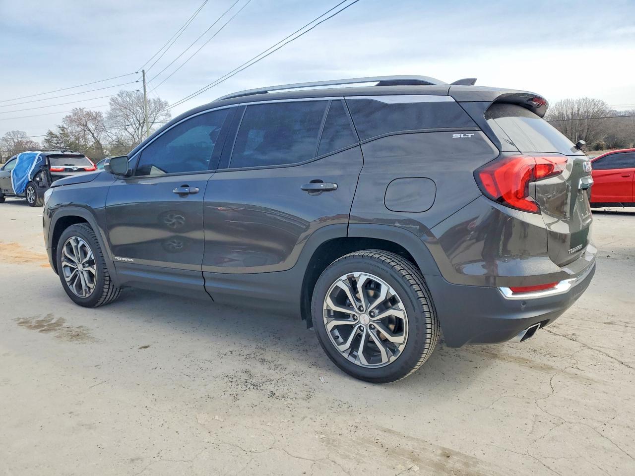 2020 GMC TERRAIN SLT photo 2