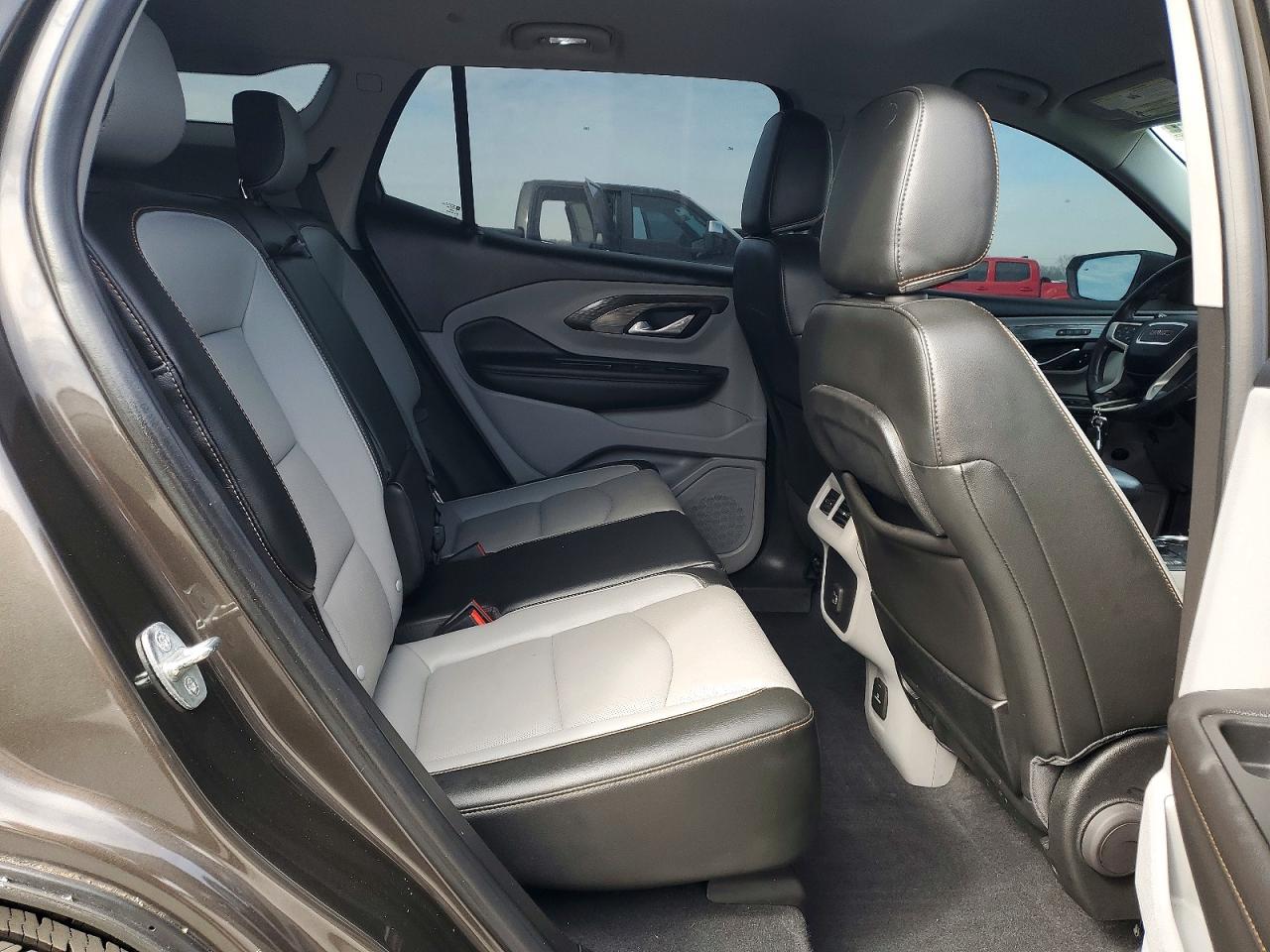 2020 GMC TERRAIN SLT photo 11