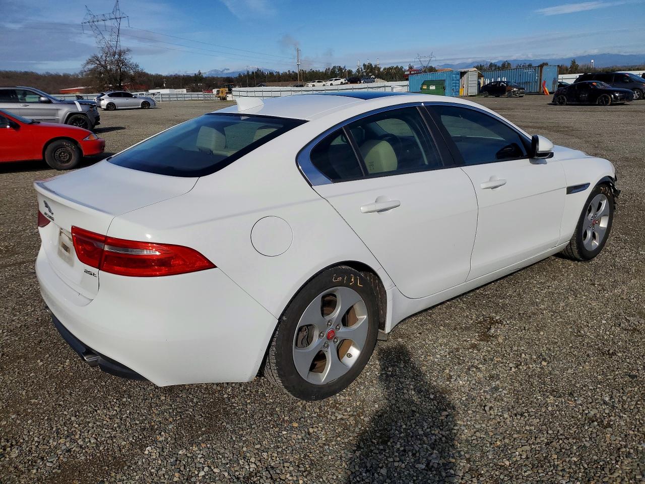 2017 JAGUAR XE photo 5