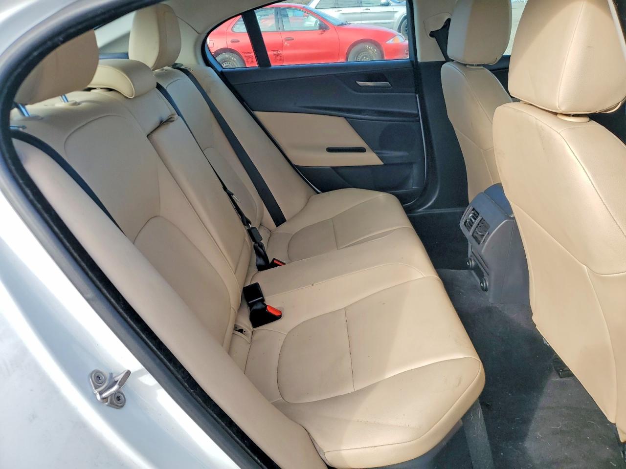 2017 JAGUAR XE photo 19
