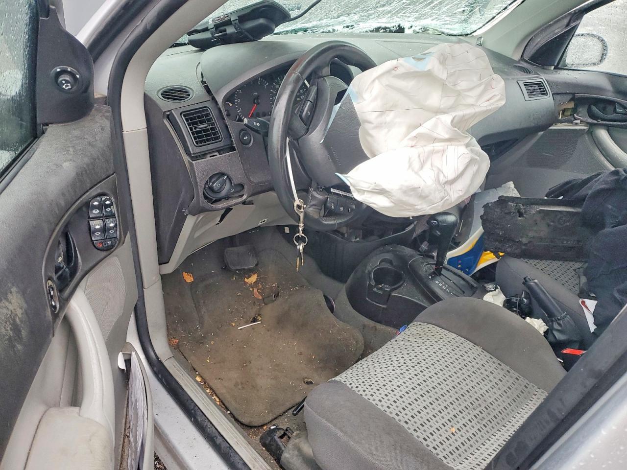 2007 FORD FOCUS ZX4 photo 22