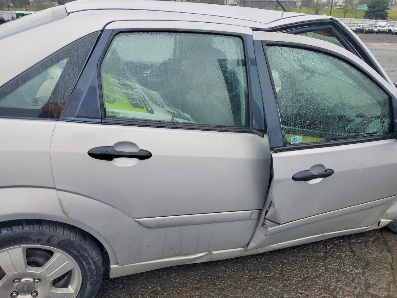 2007 FORD FOCUS ZX4 photo 28
