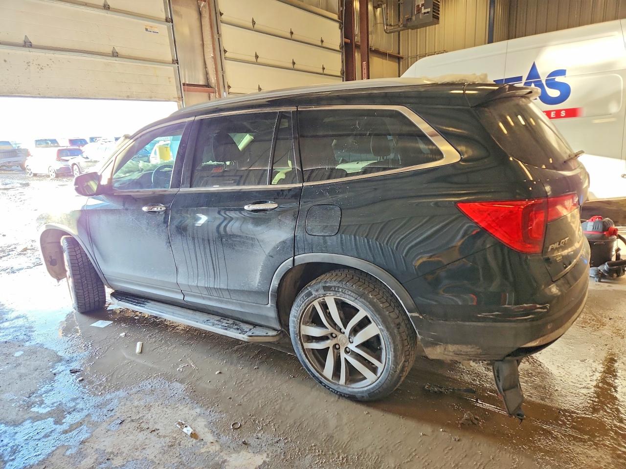 2016 HONDA PILOT ELITE photo 4