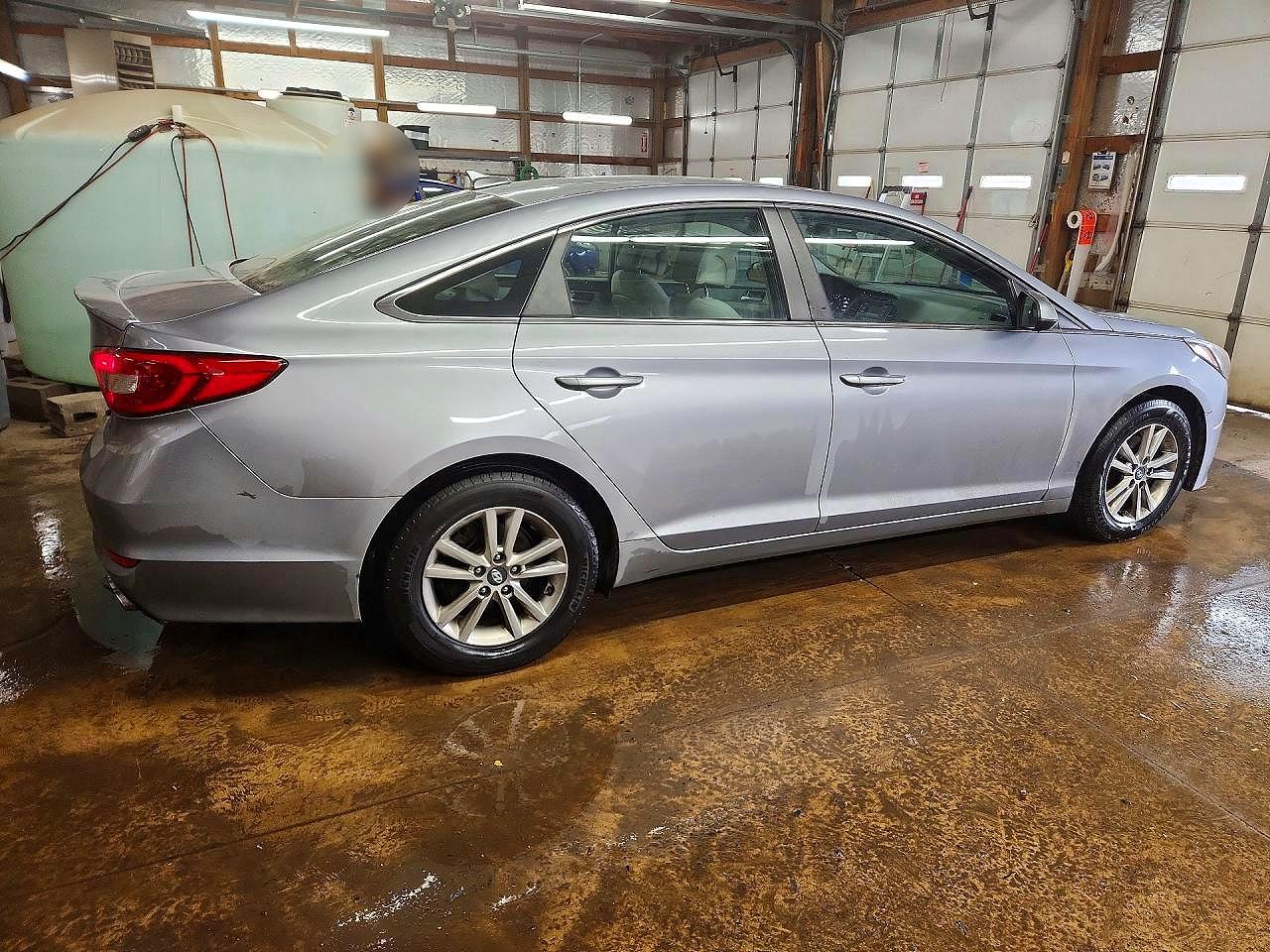 2017 HYUNDAI SONATA BASE photo 3