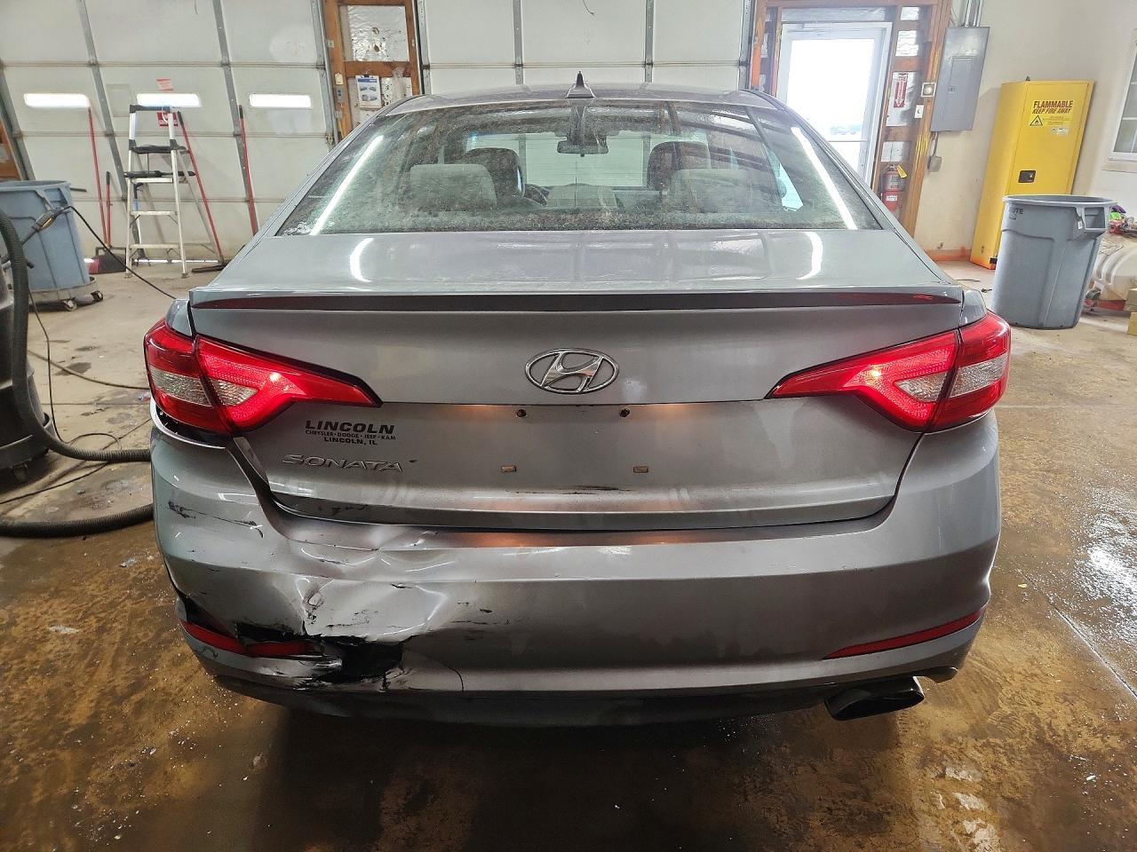 2017 HYUNDAI SONATA BASE photo 6