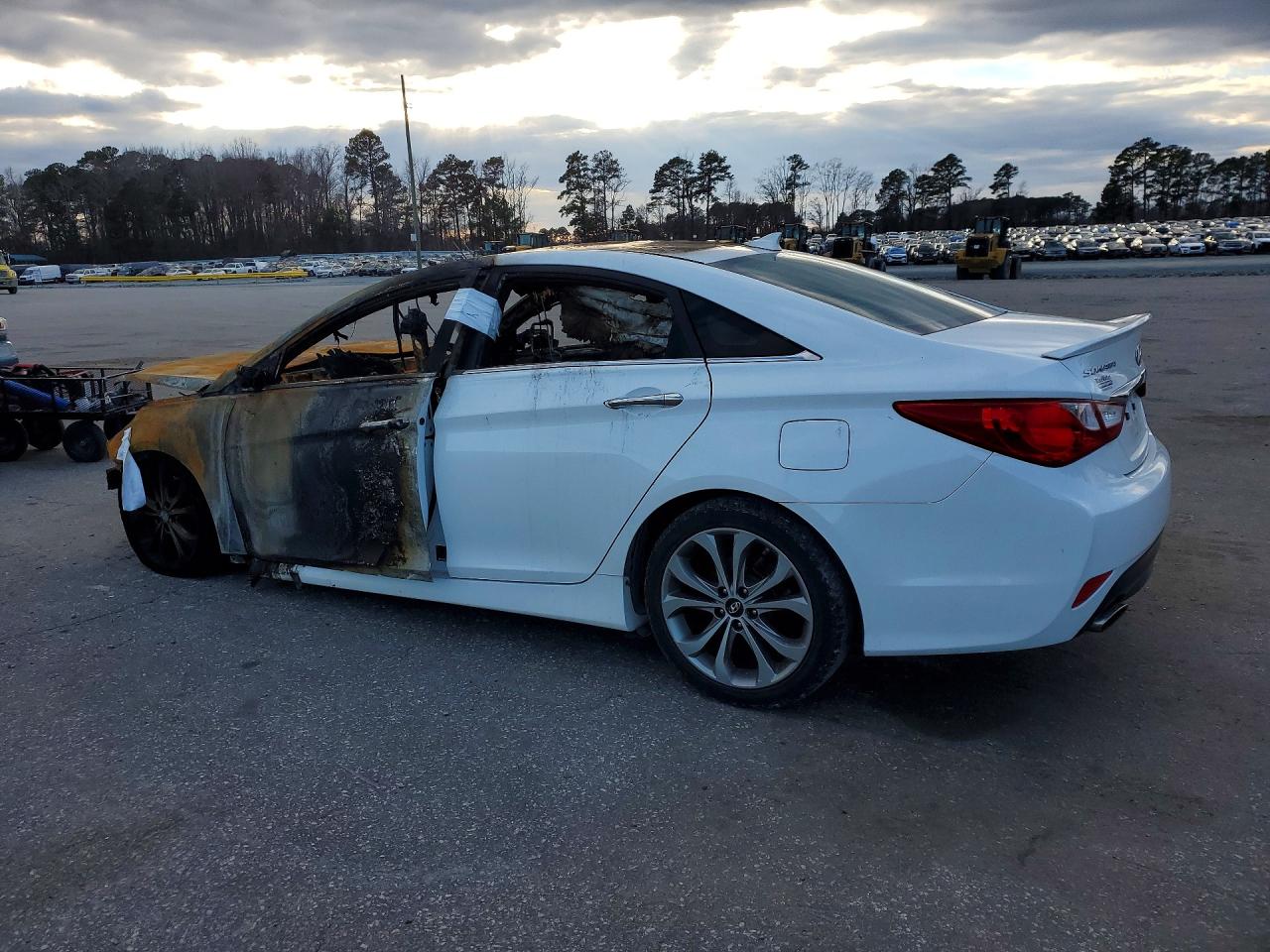 2014 HYUNDAI SONATA SE photo 2