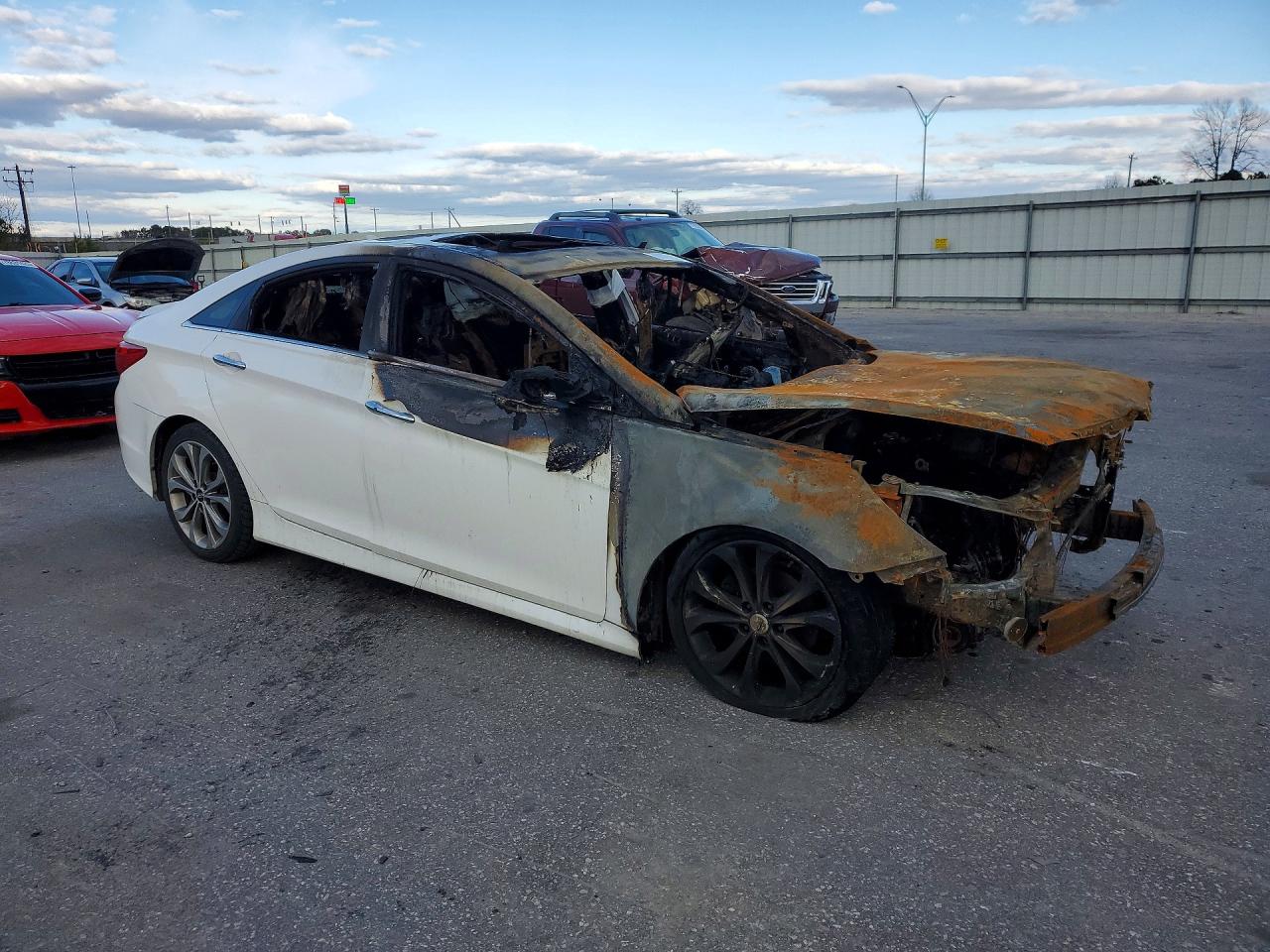 2014 HYUNDAI SONATA SE photo 4