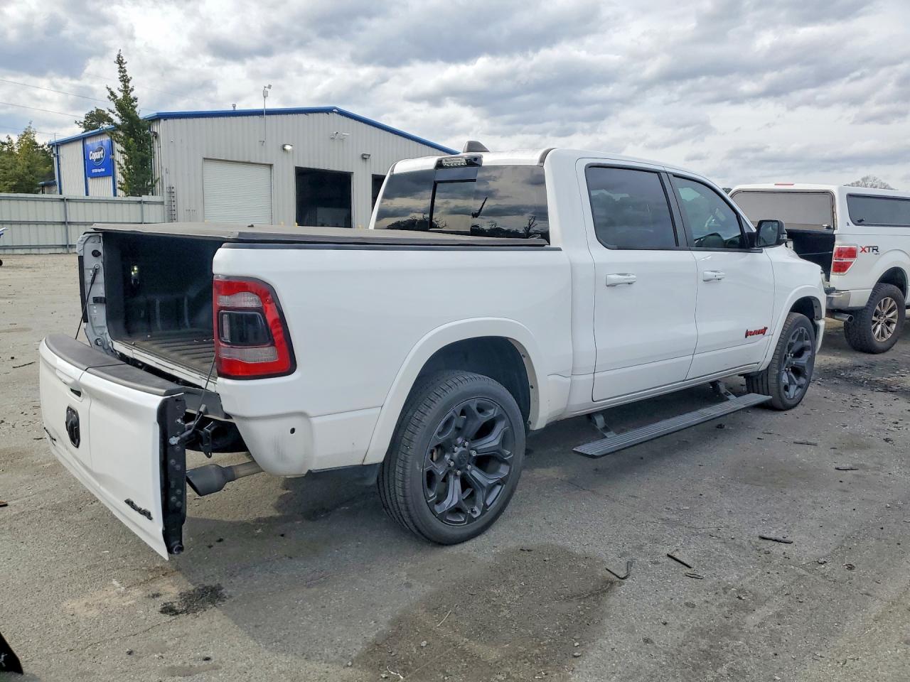 2023 RAM 1500 LIMITED photo 3
