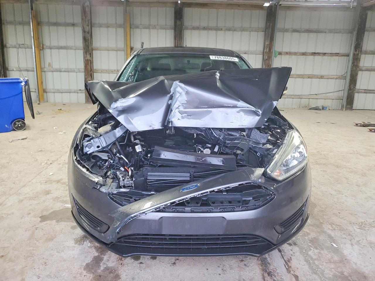 2017 FORD FOCUS SE photo 5