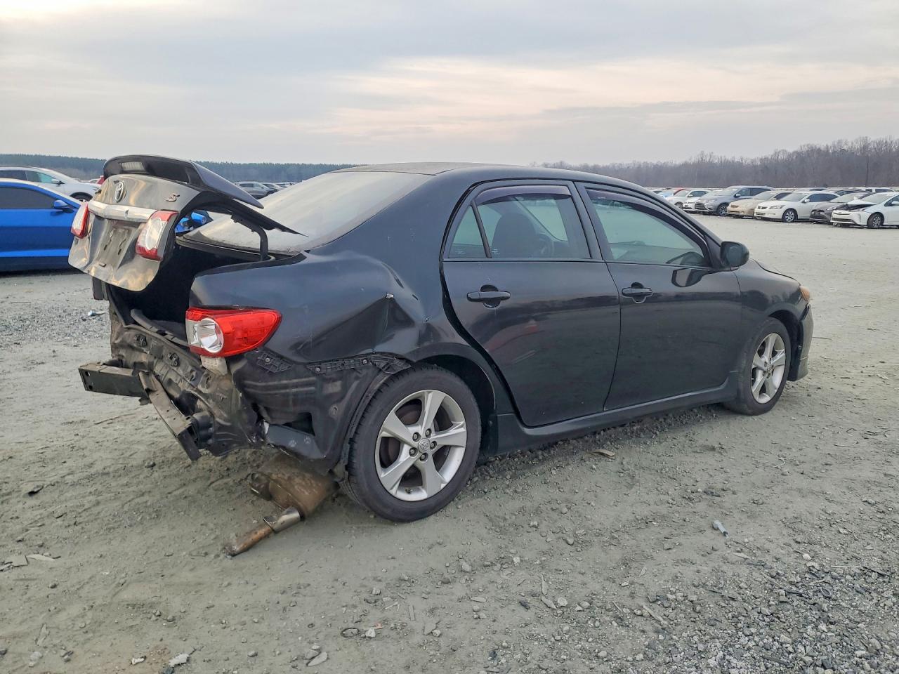 2011 TOYOTA COROLLA S photo 3