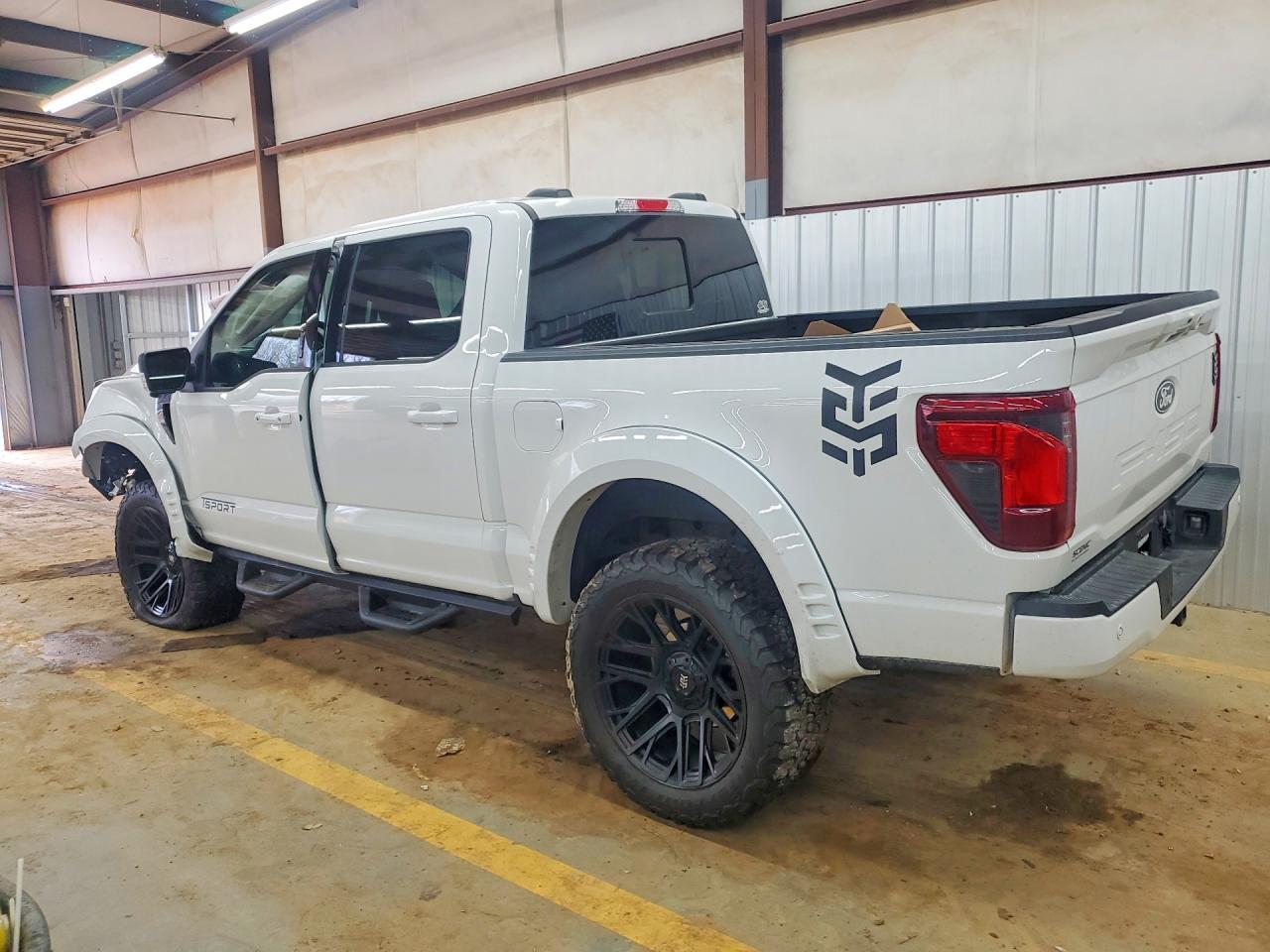 2024 FORD F150 XLT photo 3