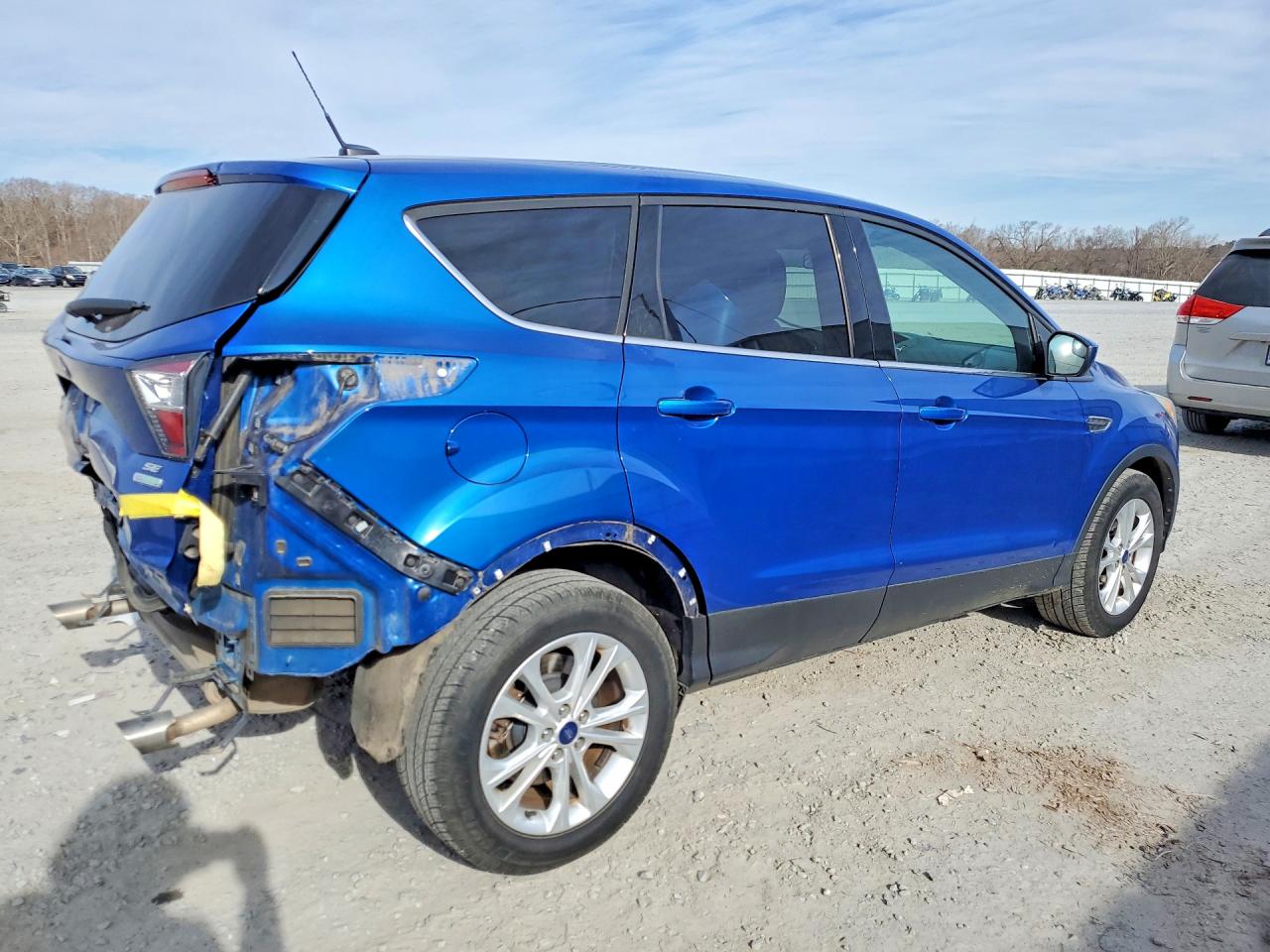 2017 FORD ESCAPE SE photo 3