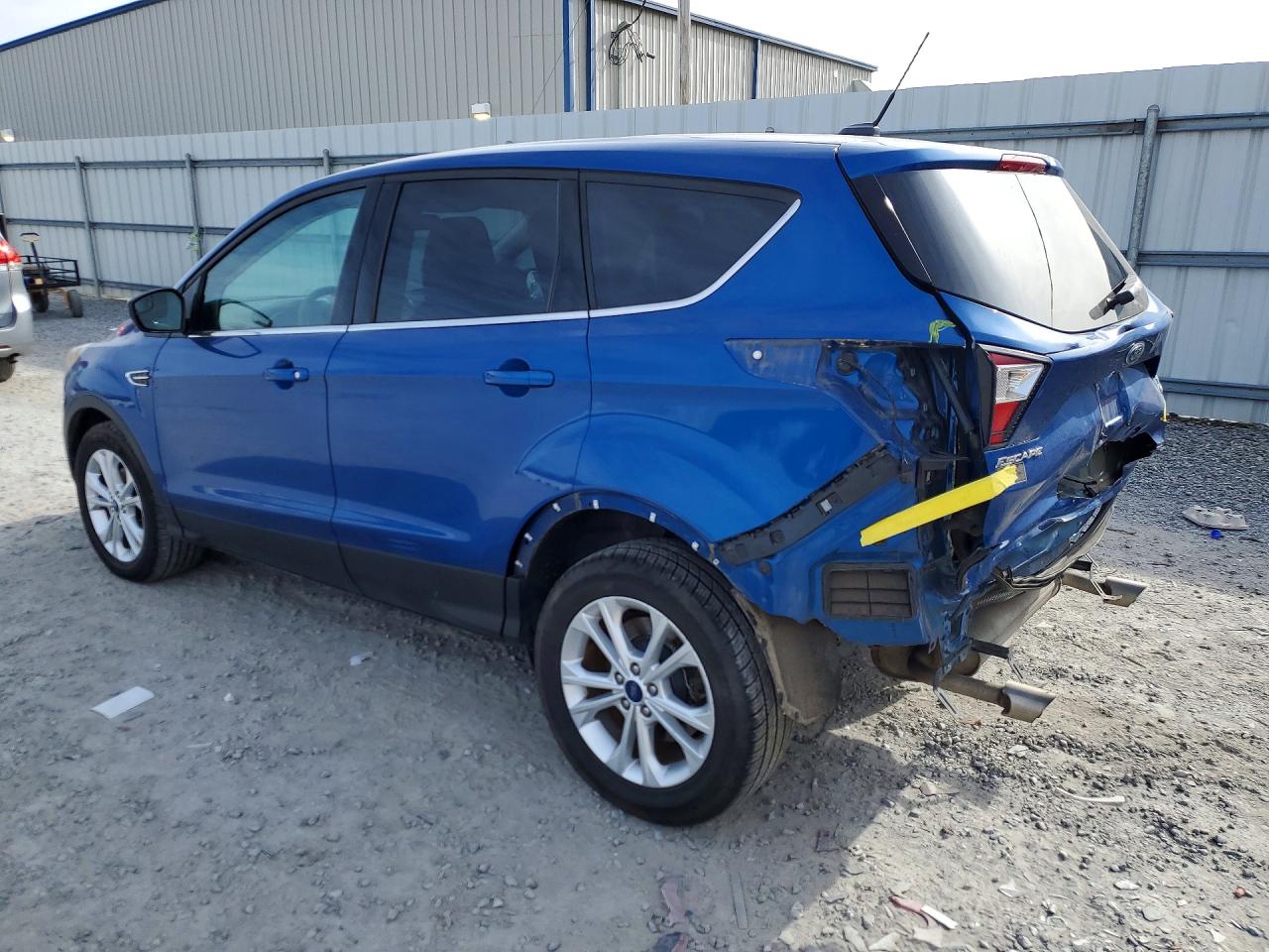 2017 FORD ESCAPE SE photo 2