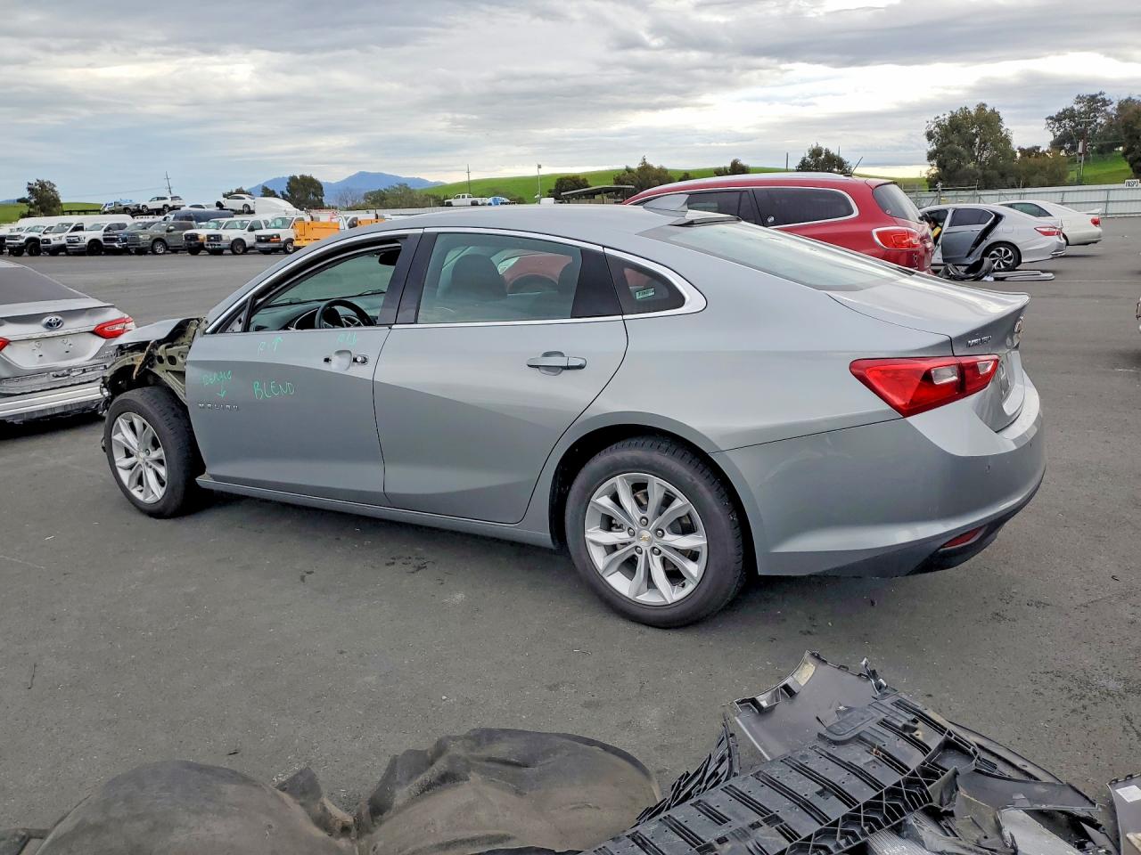 2024 CHEVROLET MALIBU LT photo 3