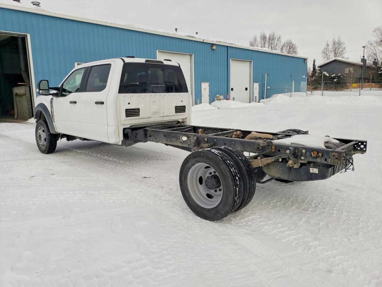 2024 FORD F550 SUPER DUTY TRUCK CAB AND CHASSIS photo 2