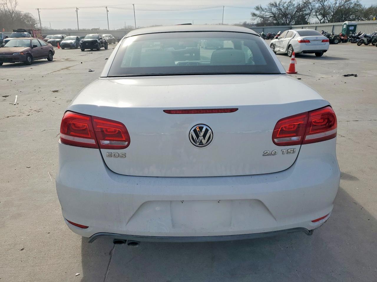 2014 VOLKSWAGEN EOS KOMFORT photo 11