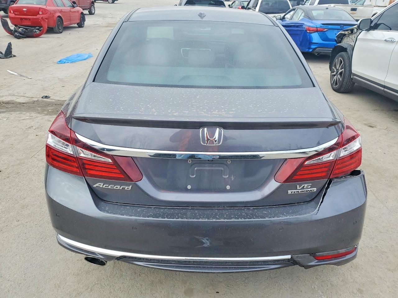 2017 HONDA ACCORD TOURING photo 16