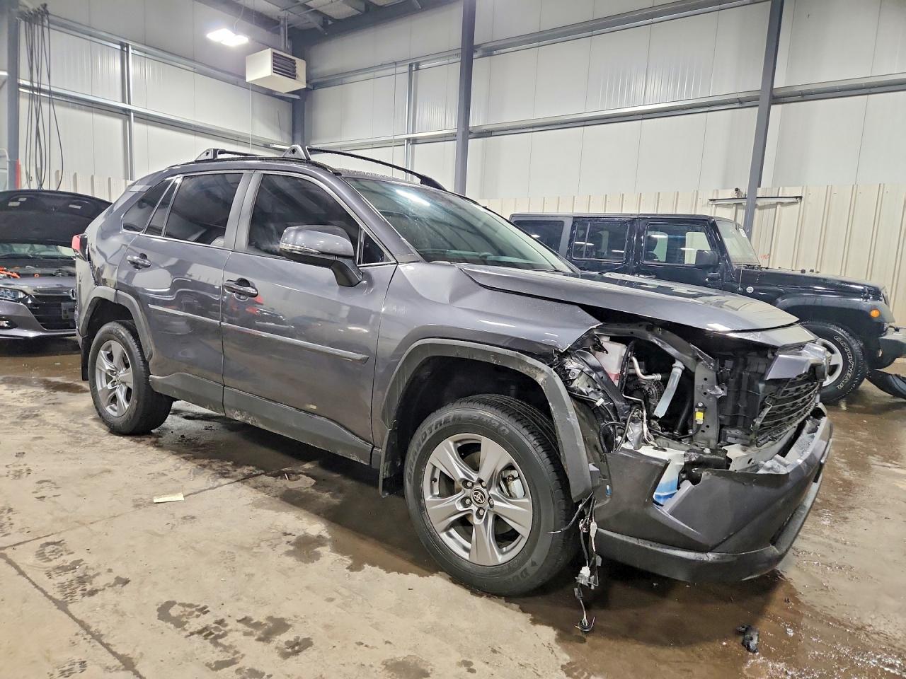 2024 TOYOTA RAV4 XLE photo 4