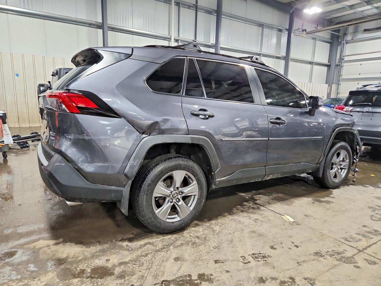 2024 TOYOTA RAV4 XLE photo 3