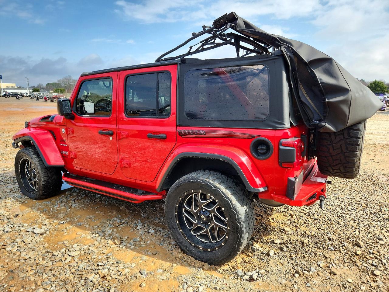 2018 JEEP WRANGLER UNLIMITED SAHARA photo 4
