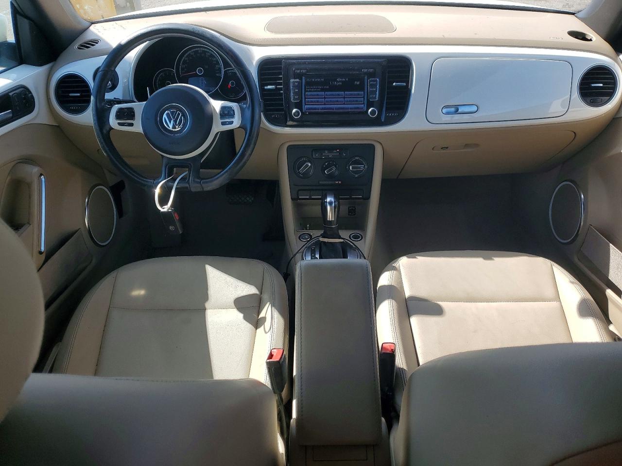 2014 VOLKSWAGEN BEETLE photo 8