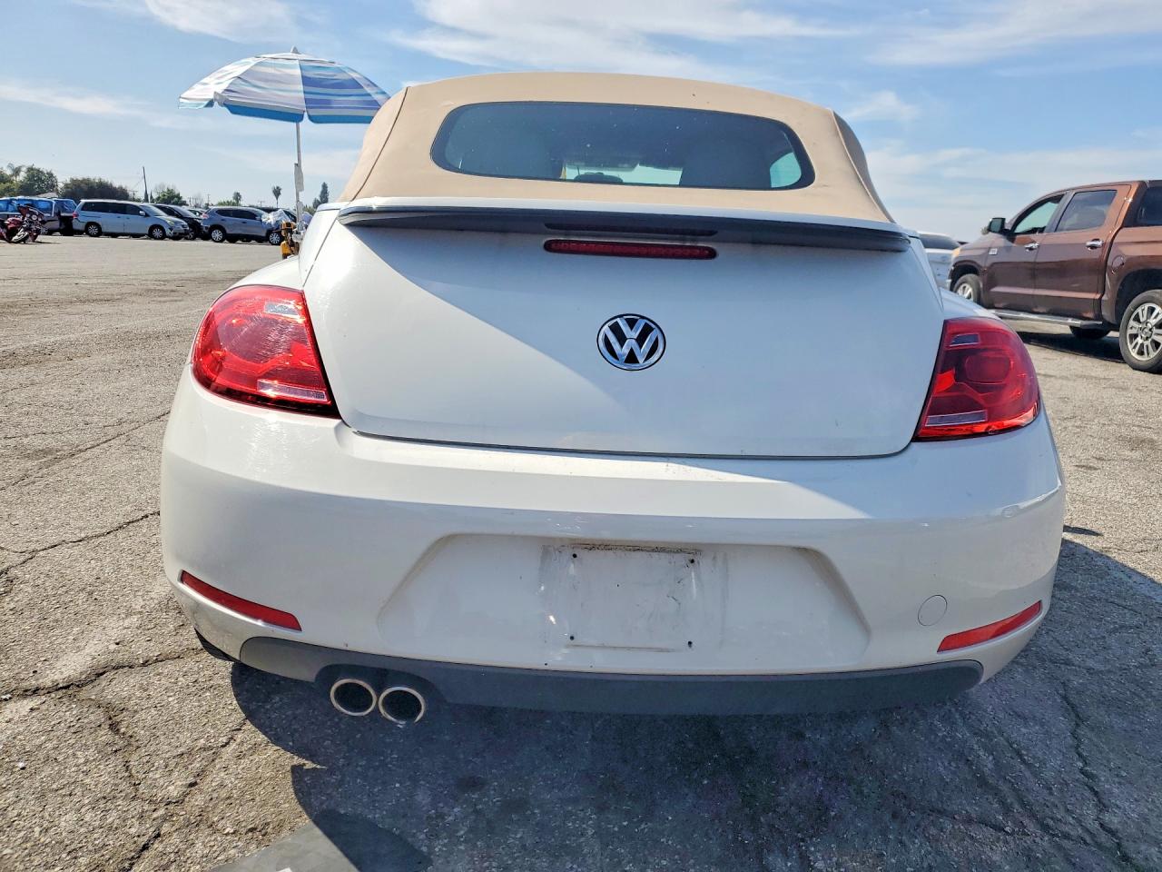 2014 VOLKSWAGEN BEETLE photo 6