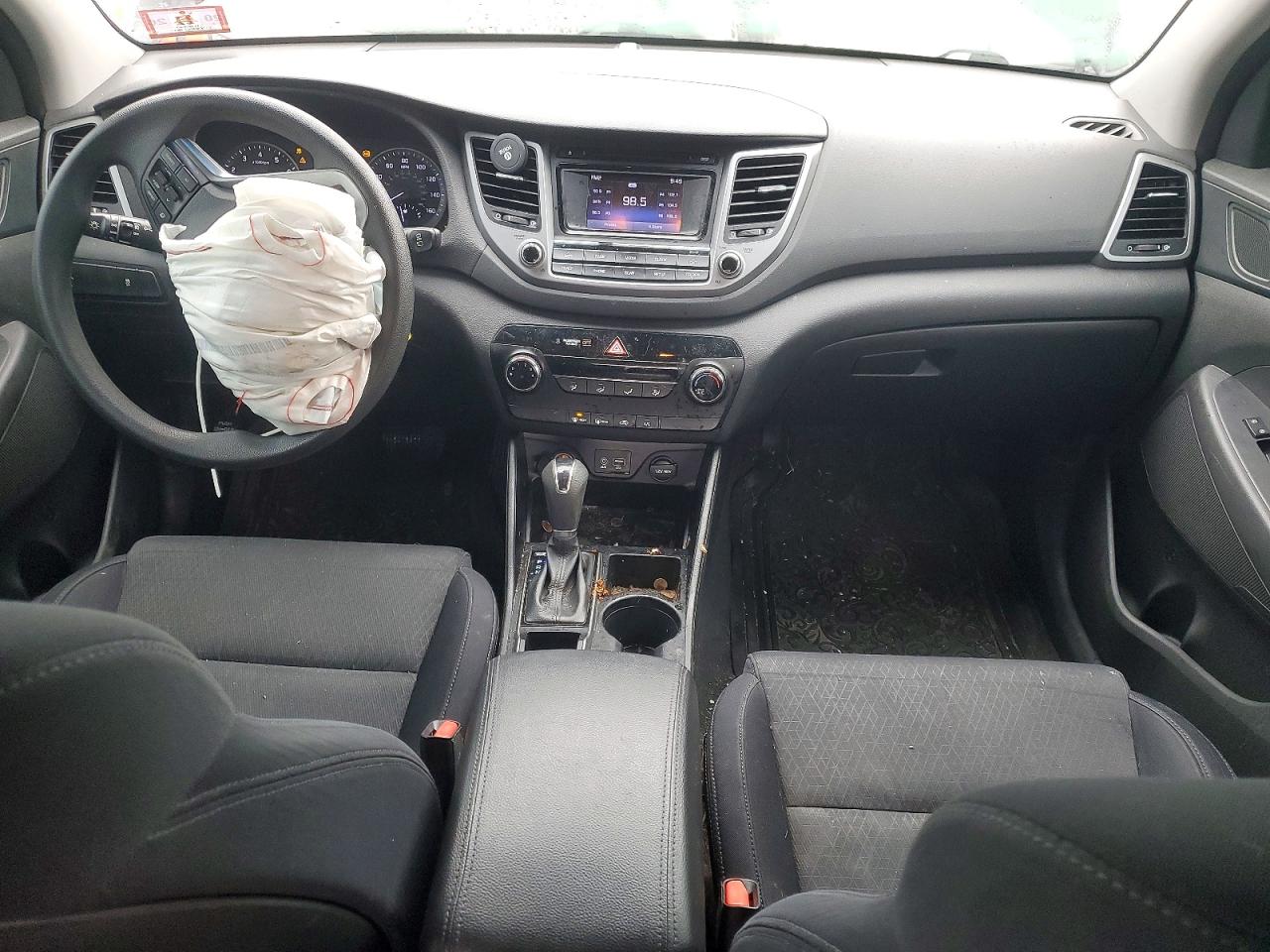 2016 HYUNDAI TUCSON SE photo 8