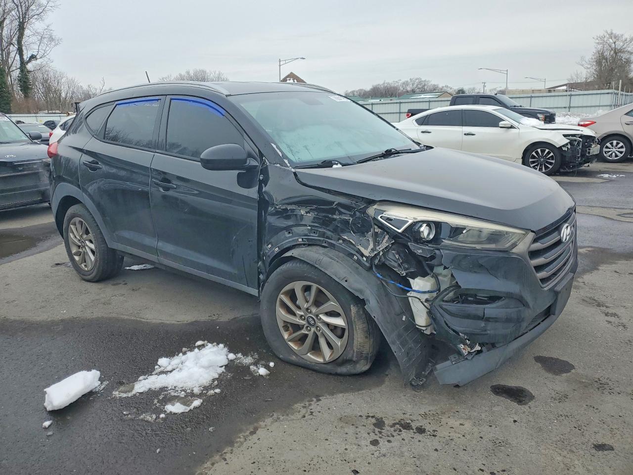 2016 HYUNDAI TUCSON SE photo 4