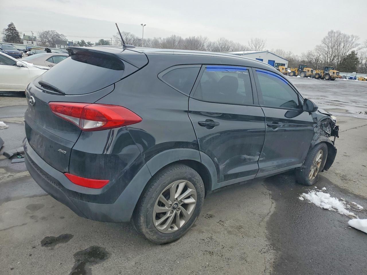 2016 HYUNDAI TUCSON SE photo 3