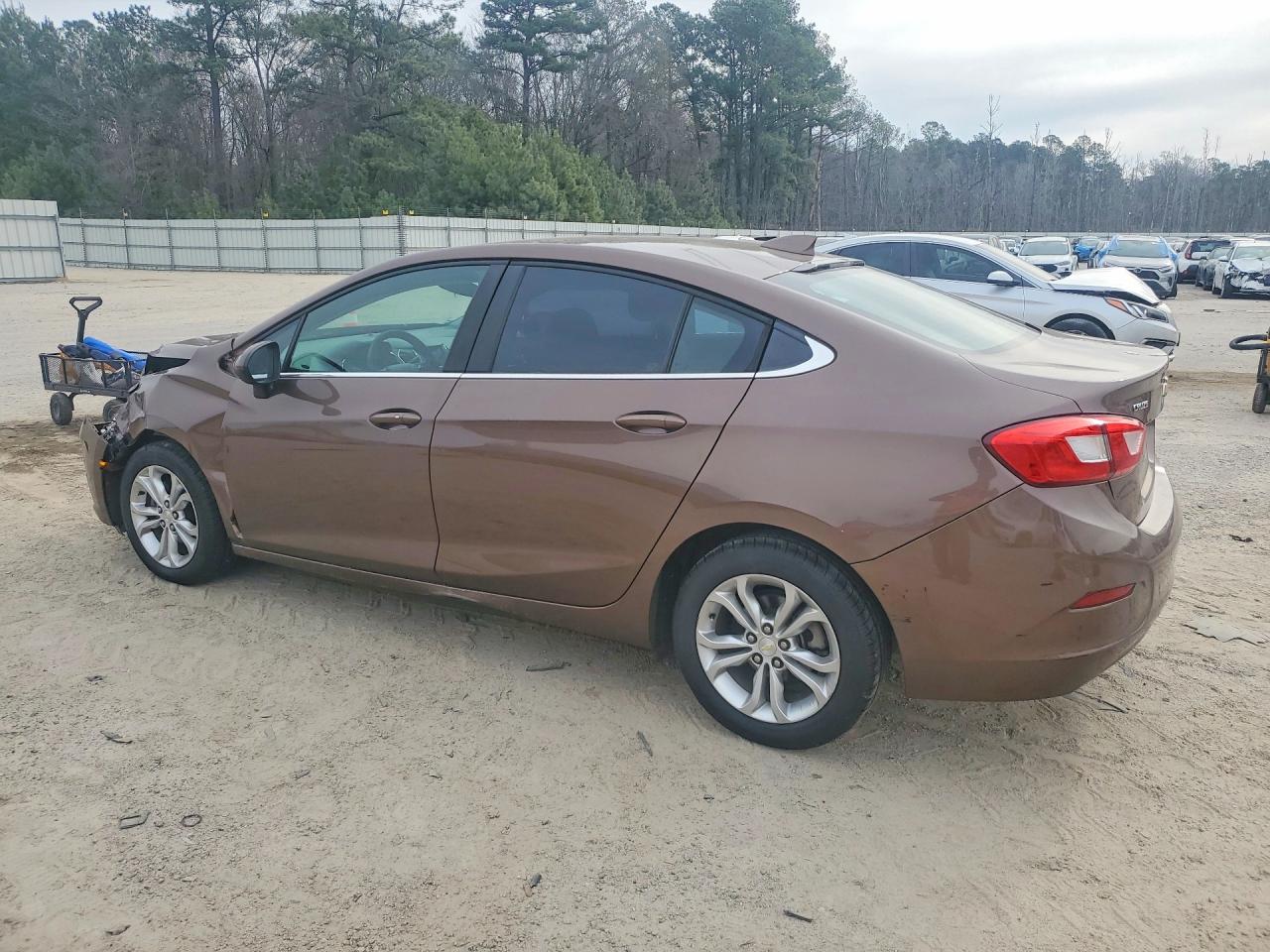 2019 CHEVROLET CRUZE LT photo 3