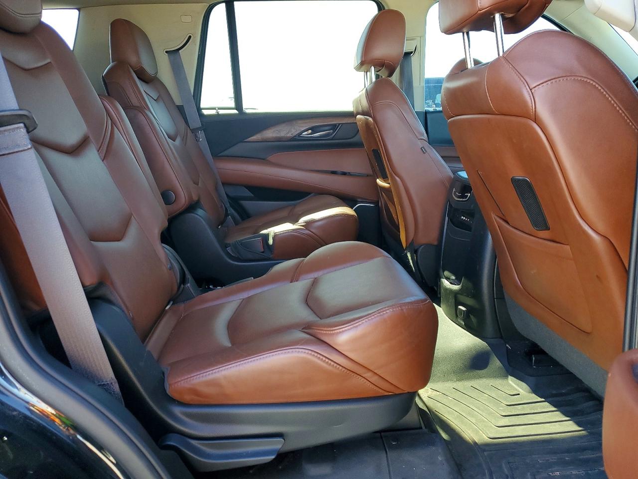 2015 CADILLAC ESCALADE LUXURY photo 21