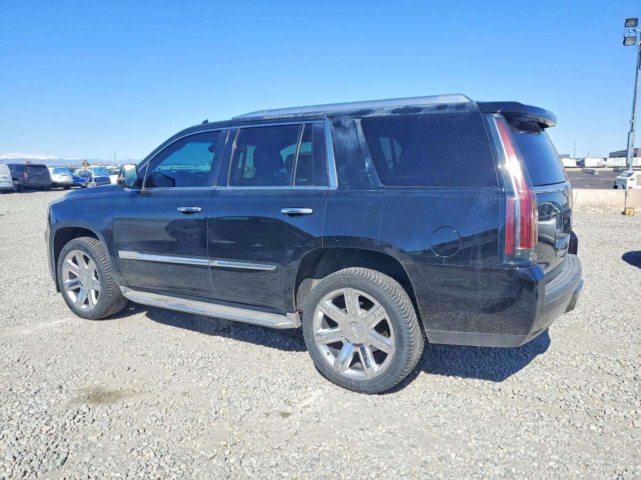 2015 CADILLAC ESCALADE LUXURY photo 3