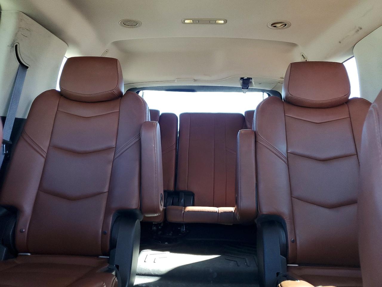 2015 CADILLAC ESCALADE LUXURY photo 19