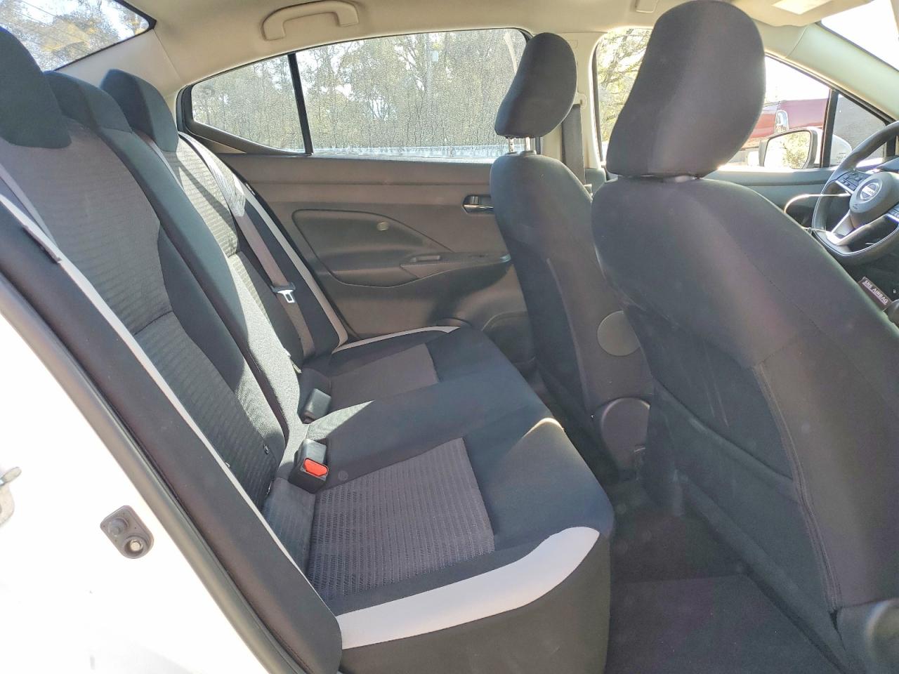 2020 NISSAN VERSA SV photo 19
