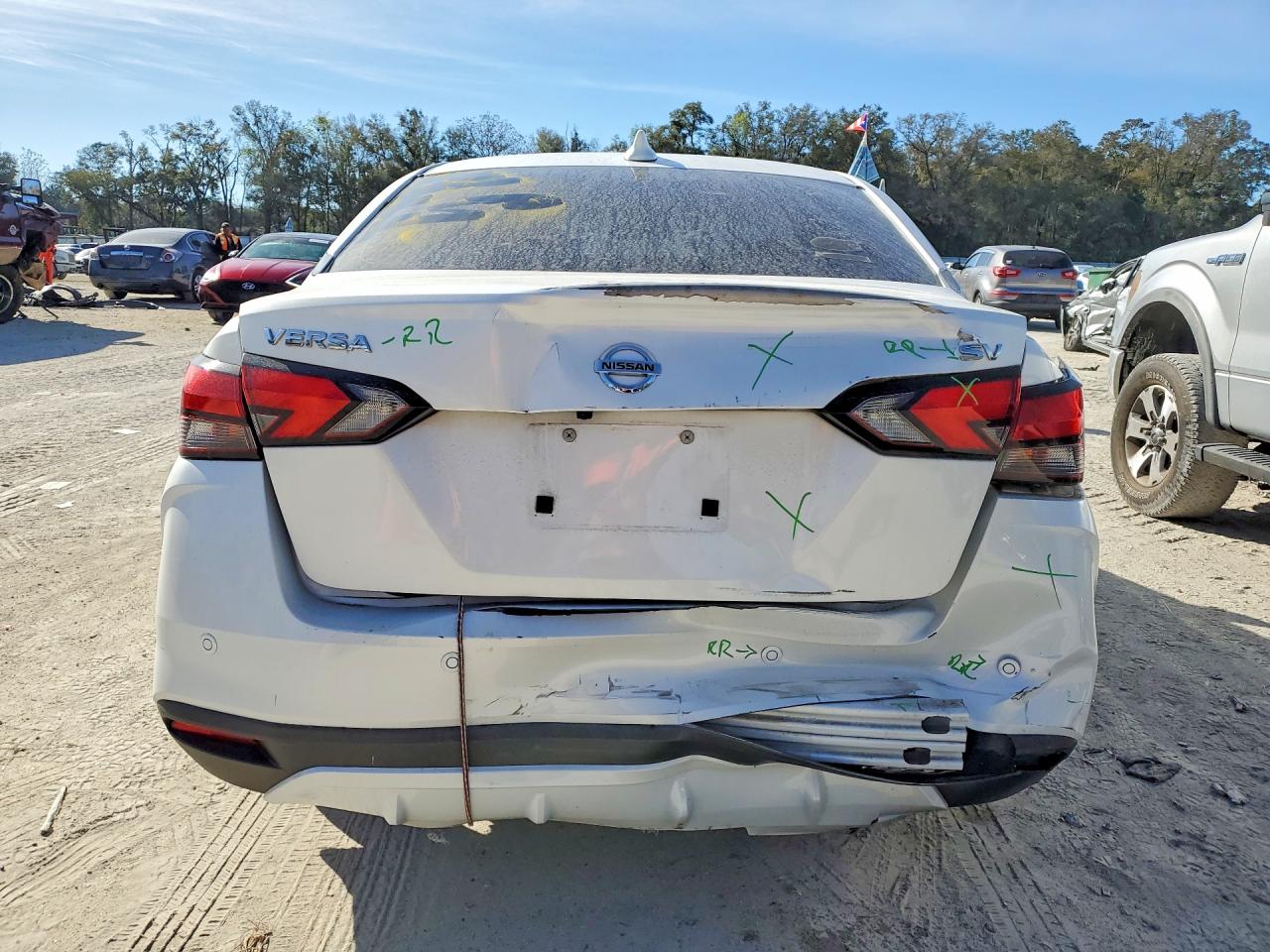 2020 NISSAN VERSA SV photo 11