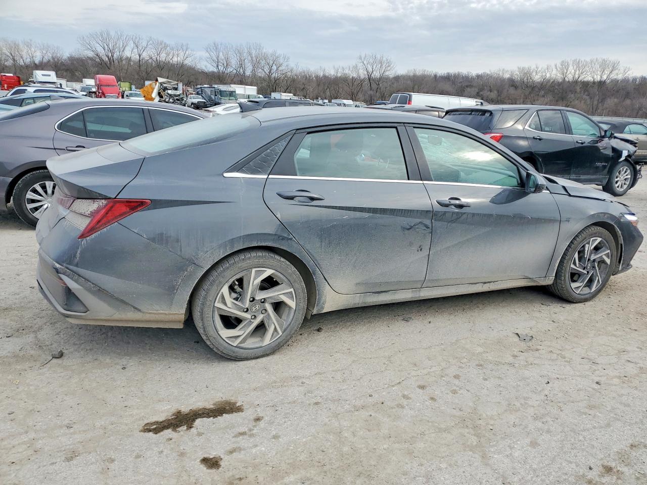 2024 HYUNDAI ELANTRA SEL photo 3