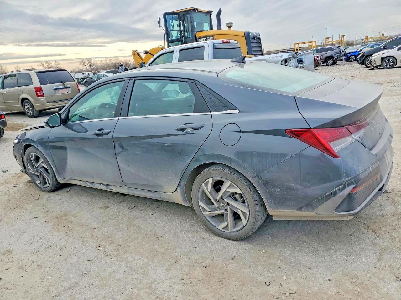 2024 HYUNDAI ELANTRA SEL photo 2