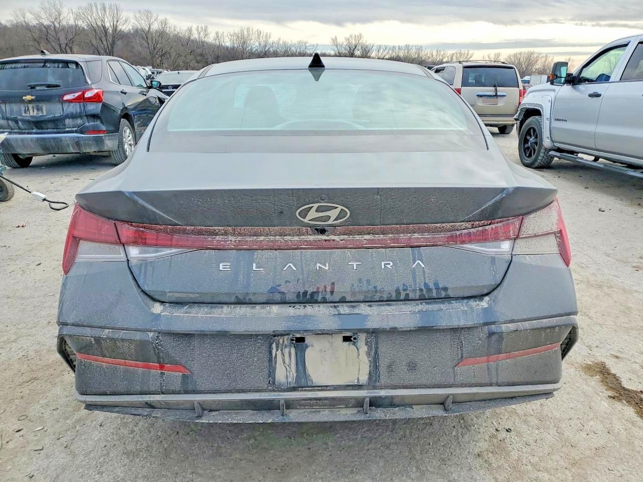 2024 HYUNDAI ELANTRA SEL photo 6