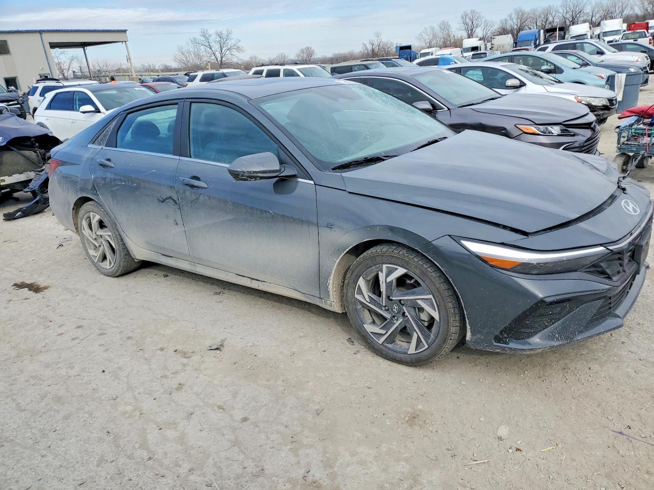 2024 HYUNDAI ELANTRA SEL photo 4