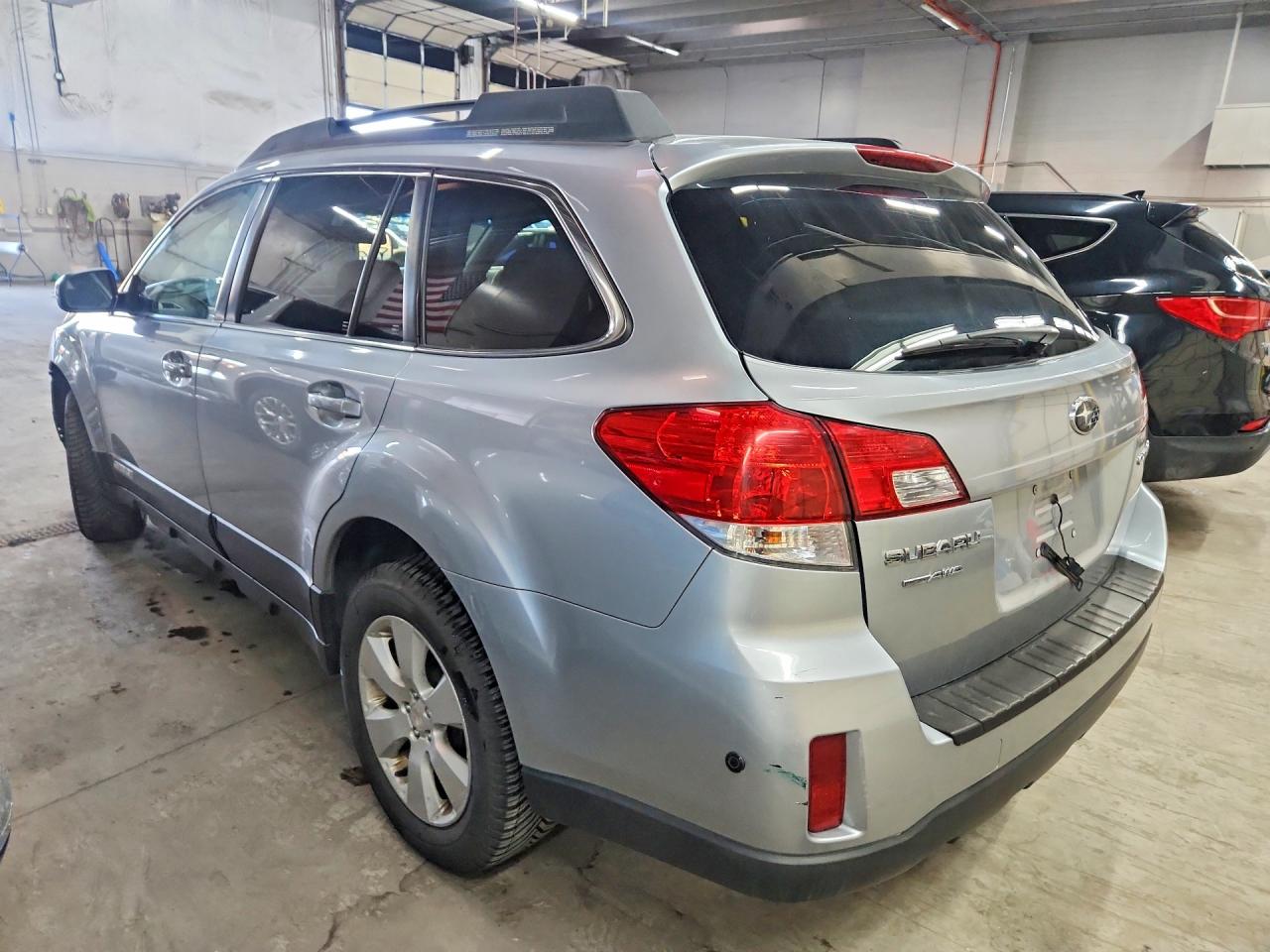 2012 SUBARU OUTBACK 2.5I PREMIUM photo 3