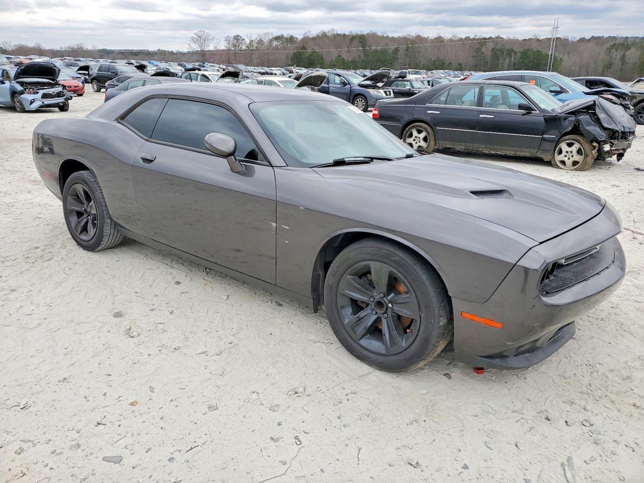2016 DODGE CHALLENGER SXT photo 7