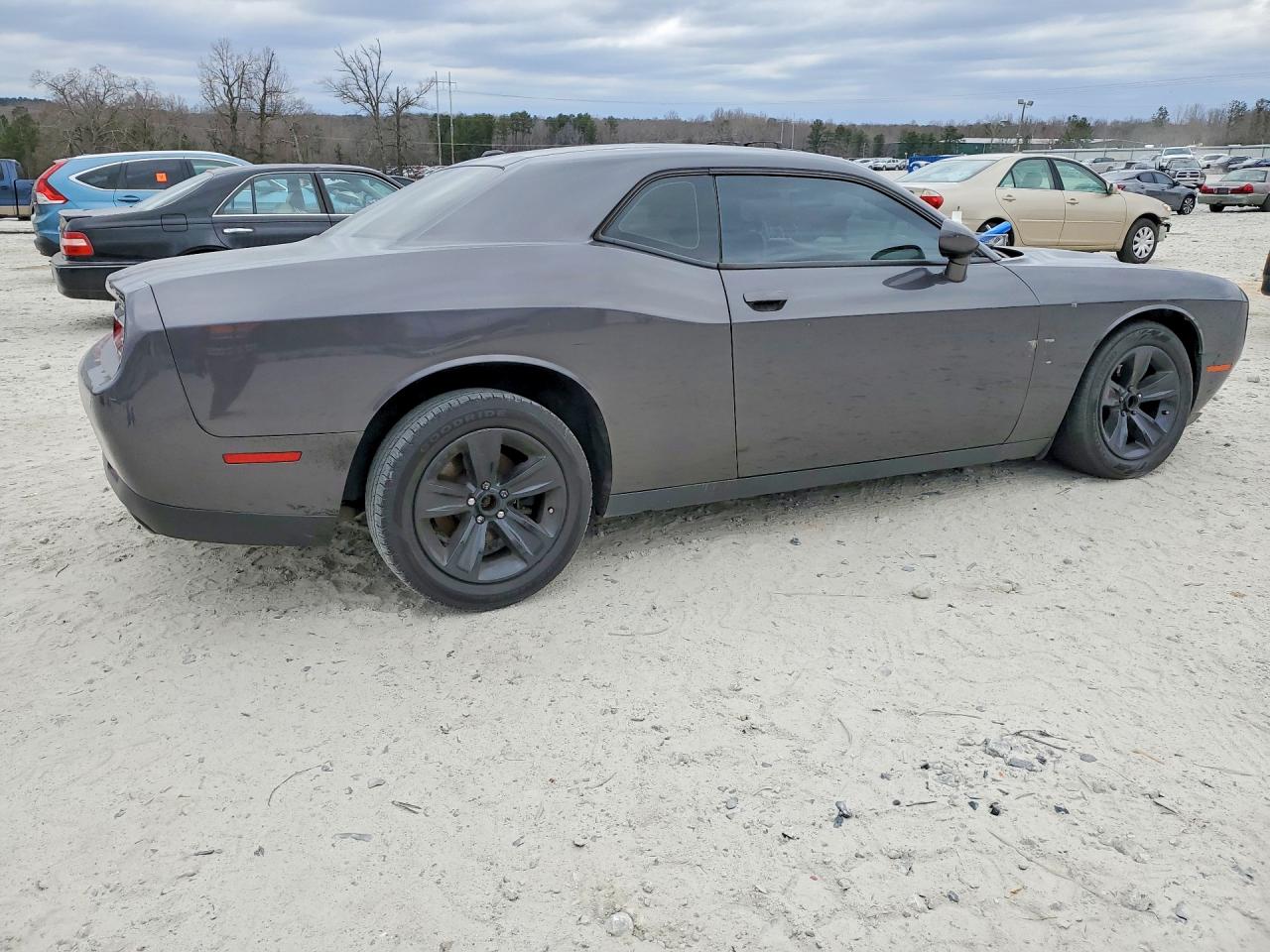 2016 DODGE CHALLENGER SXT photo 5