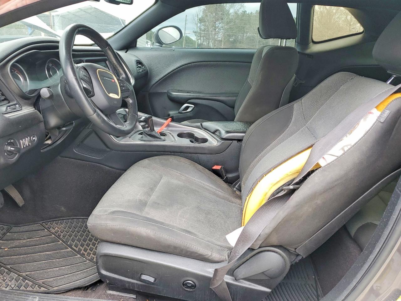 2016 DODGE CHALLENGER SXT photo 13