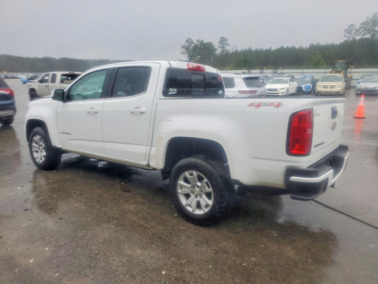 2018 CHEVROLET COLORADO LT photo 2