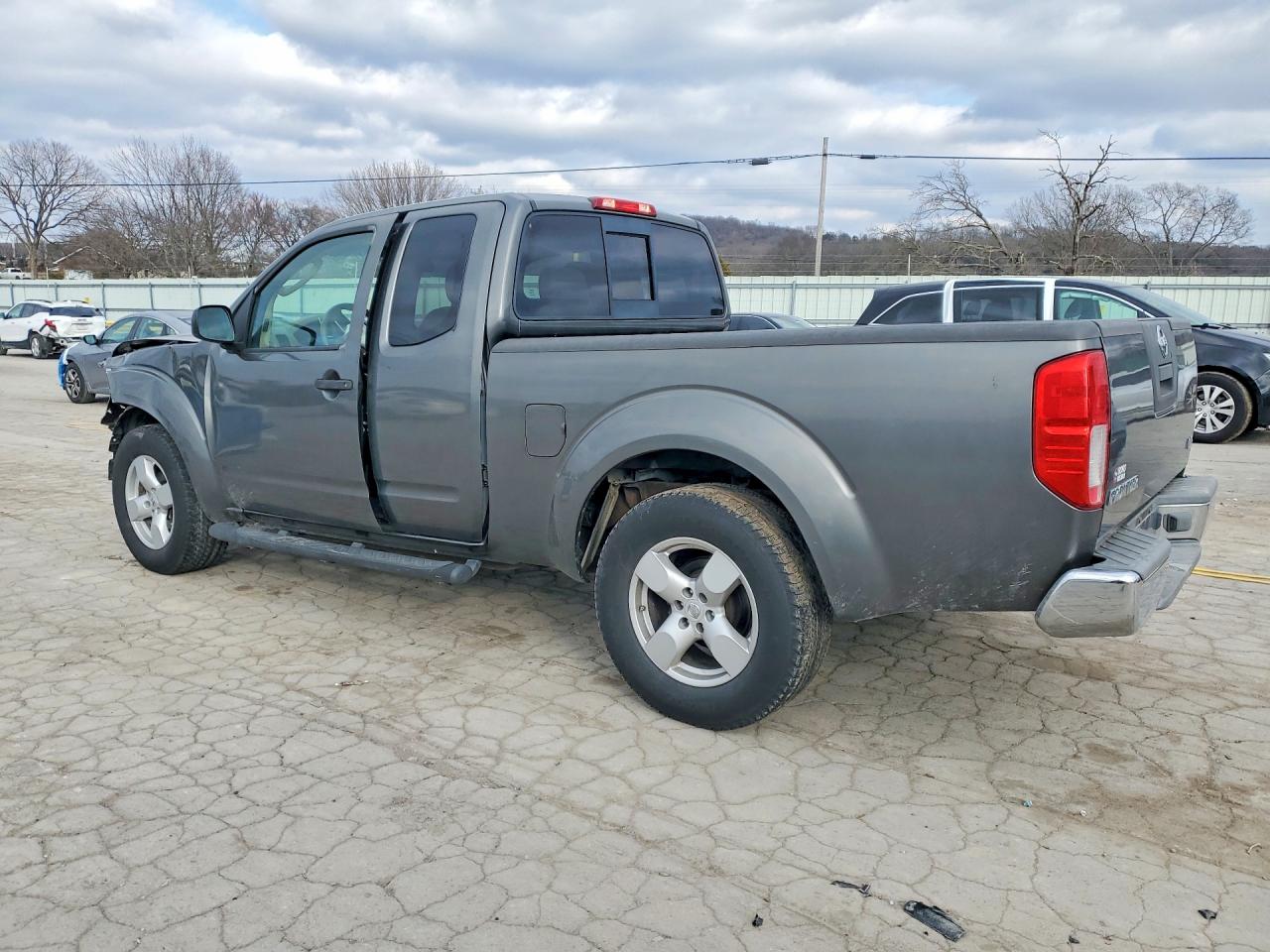 2005 NISSAN FRONTIER SE photo 2
