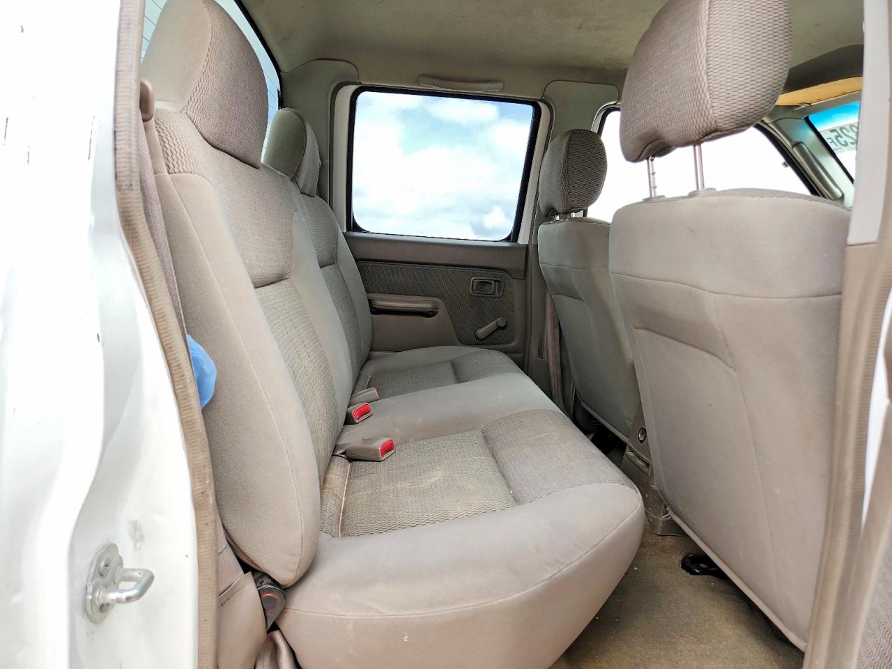 2002 NISSAN FRONTIER XE-V6 photo 19