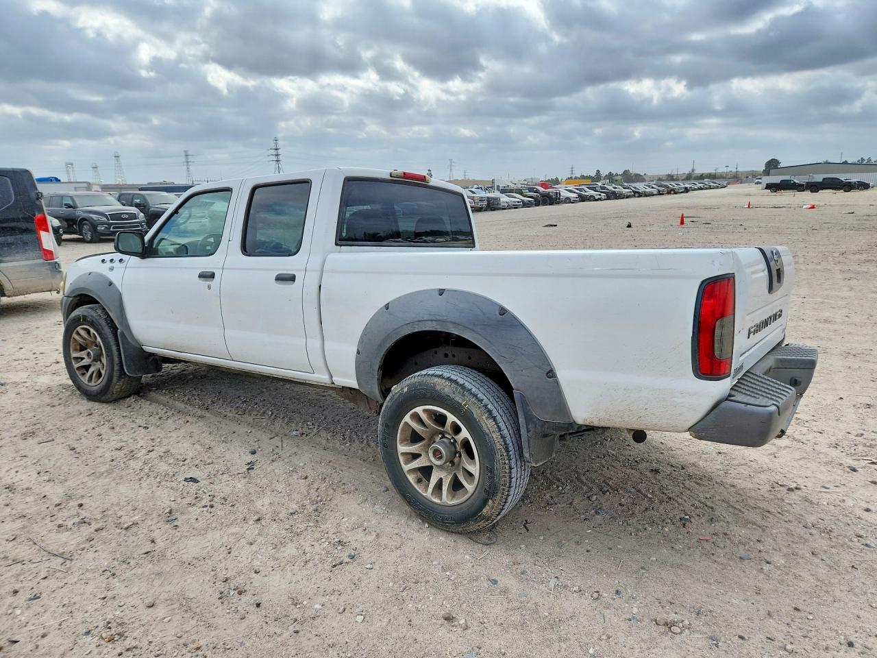 2002 NISSAN FRONTIER XE-V6 photo 3